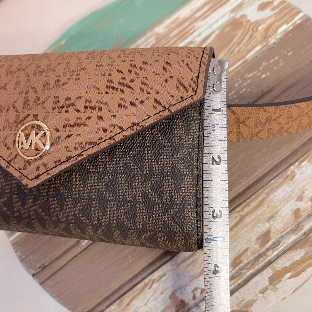 MICHAEL KORS Logo Monogram Envelopes Belt Bag | Brown Signature Logo - Picture 7 of 9